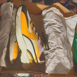Size 12 Puma Running Shoes